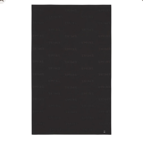 skims onyx terry towel - Picture 3 of 5